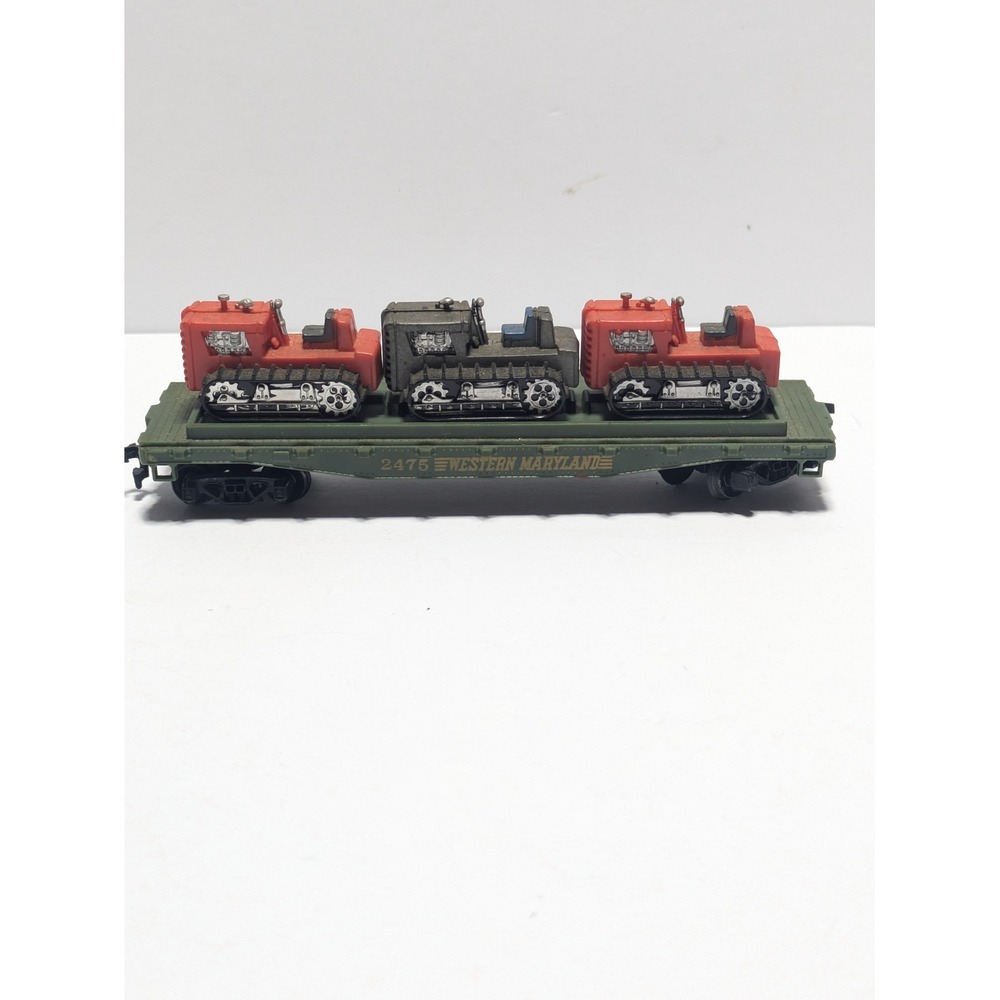 Mantua Vintage Western Maryland 2475 Flat Car with 3 Bulldozer Loads HO Scale
